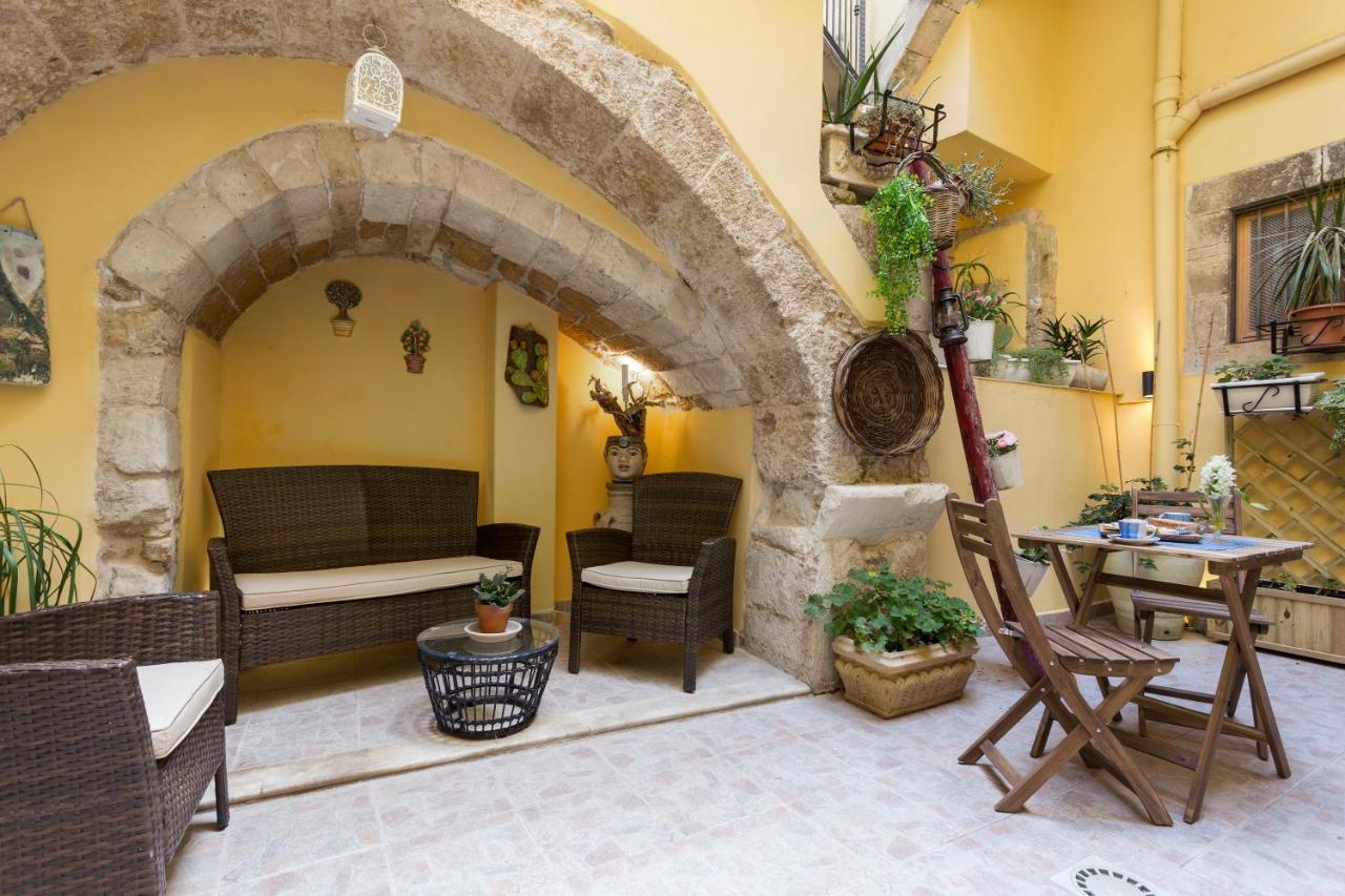 Casa Nagale- Una Suite Di Charme Nel Cuore Di Ortigia A 50 Mt Dal Mare Syracuse Buitenkant foto