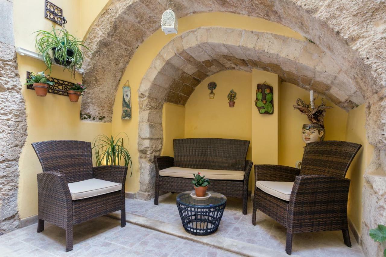 Casa Nagale- Una Suite Di Charme Nel Cuore Di Ortigia A 50 Mt Dal Mare Syracuse Buitenkant foto