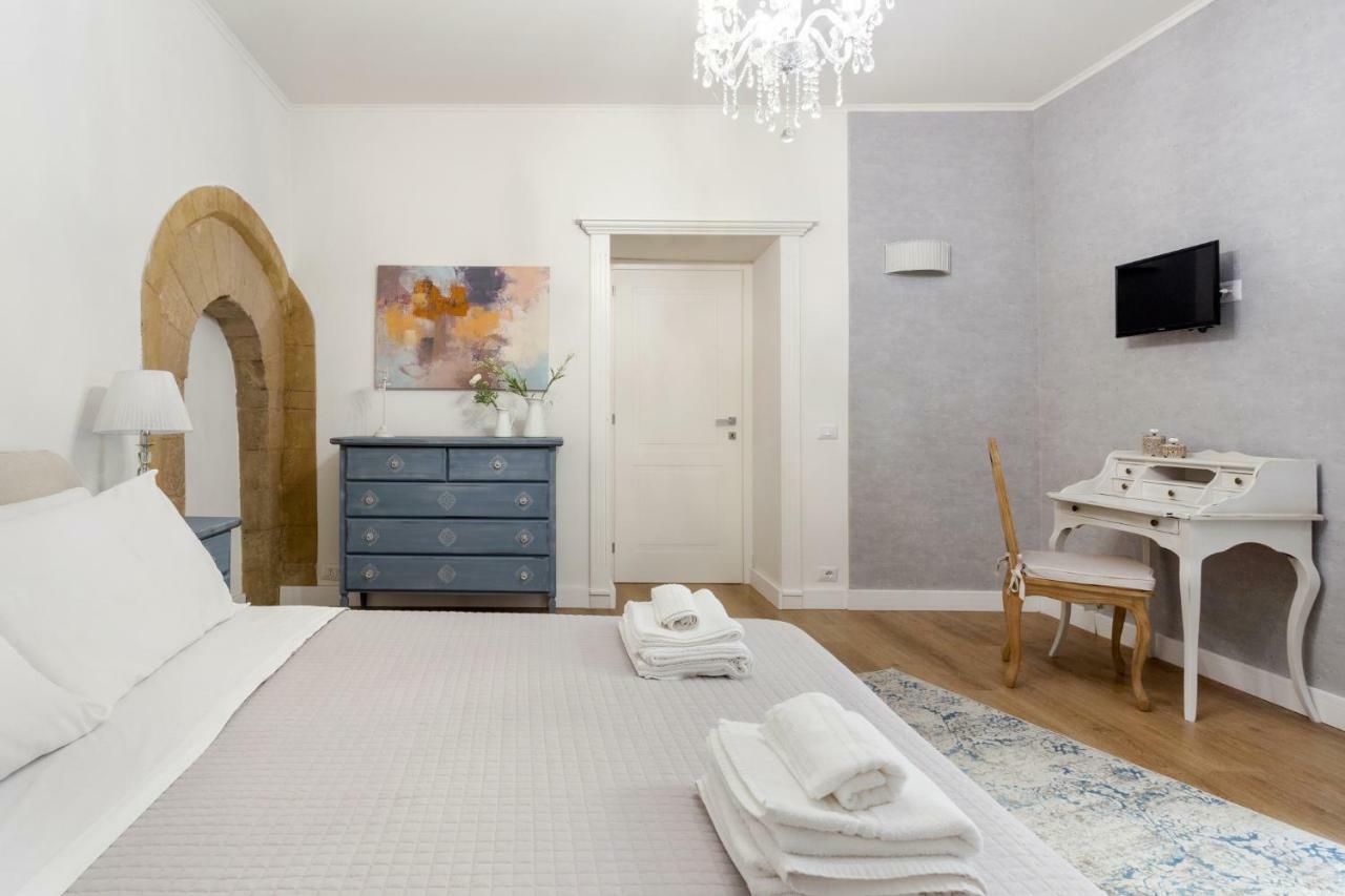 Casa Nagale- Una Suite Di Charme Nel Cuore Di Ortigia A 50 Mt Dal Mare Syracuse Buitenkant foto